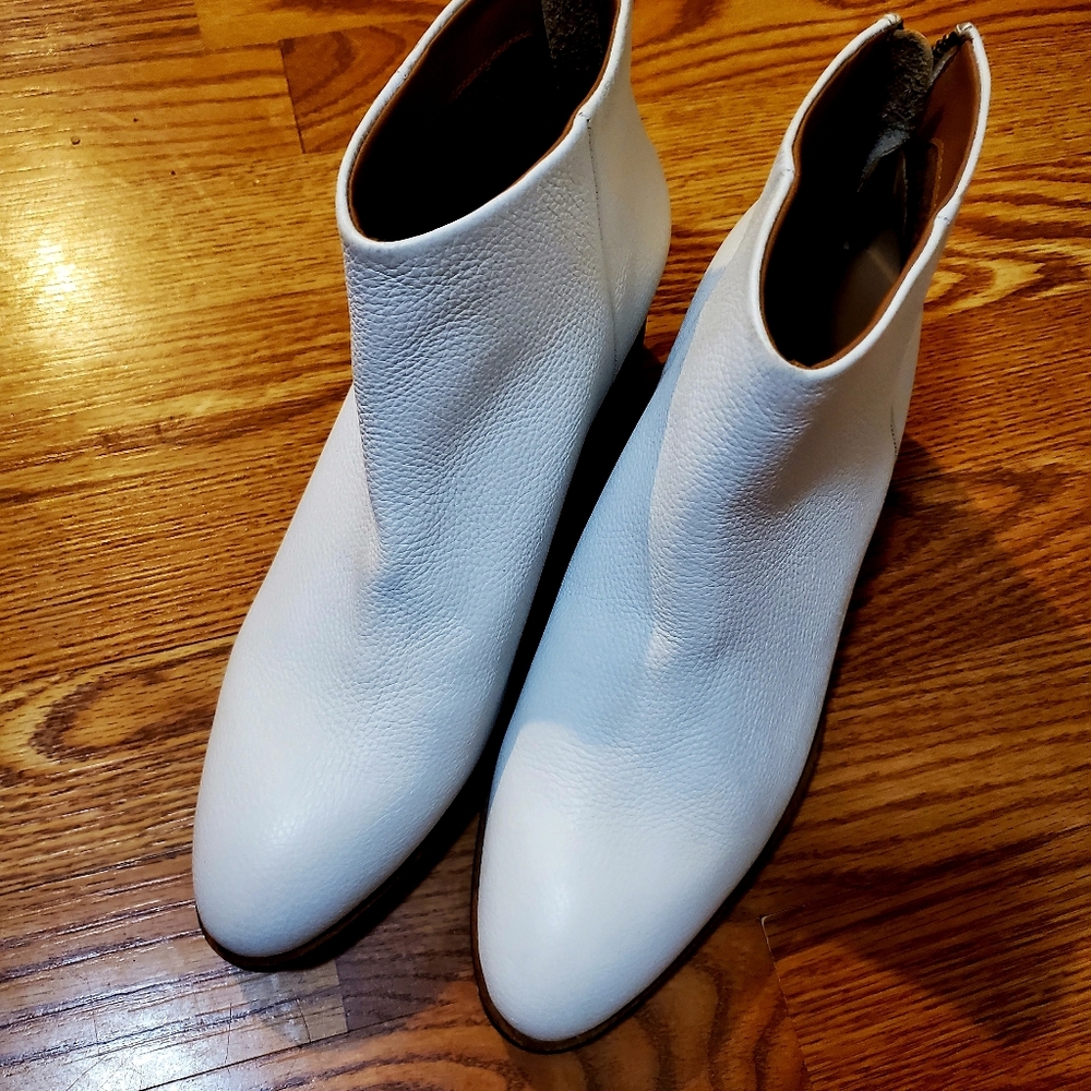 Seychelles grossgrain white bootie boot sz 9.5 NWOT